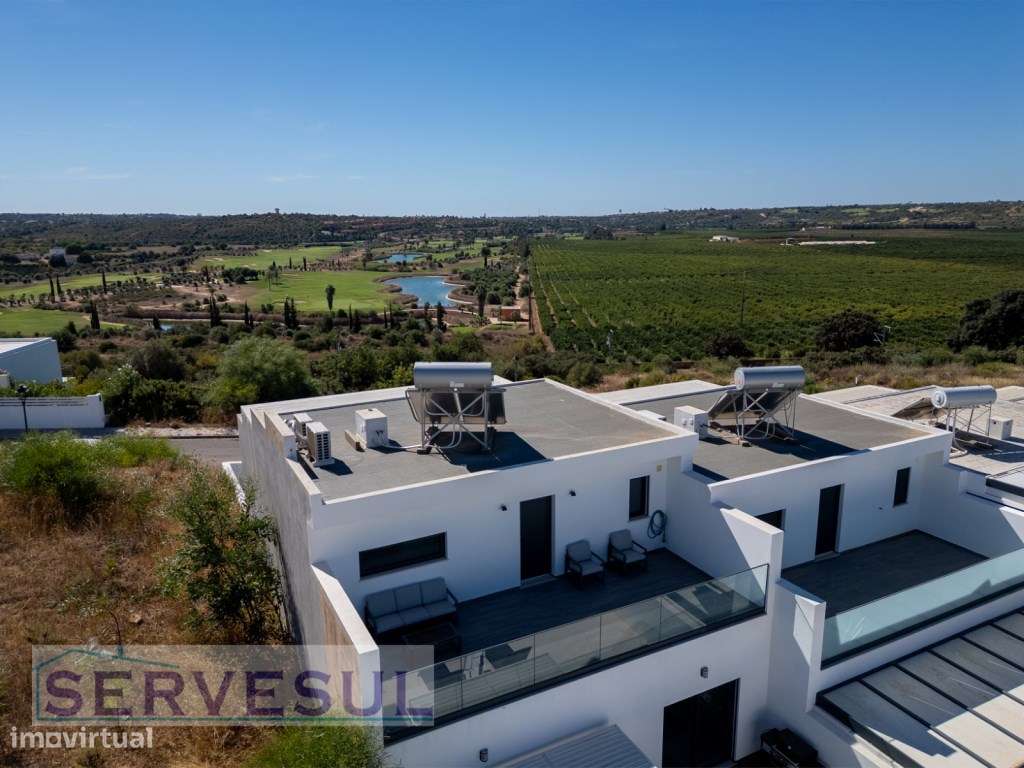 Moradia Moderna com Piscina e uma vista magnifica para o Campo de G...-49