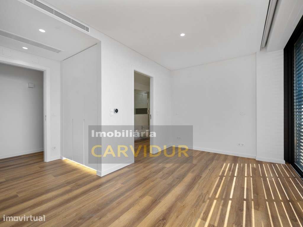 Moradia T5 de Luxo com Piscina Infinita ,Campo de Padel e Elevador ...-16