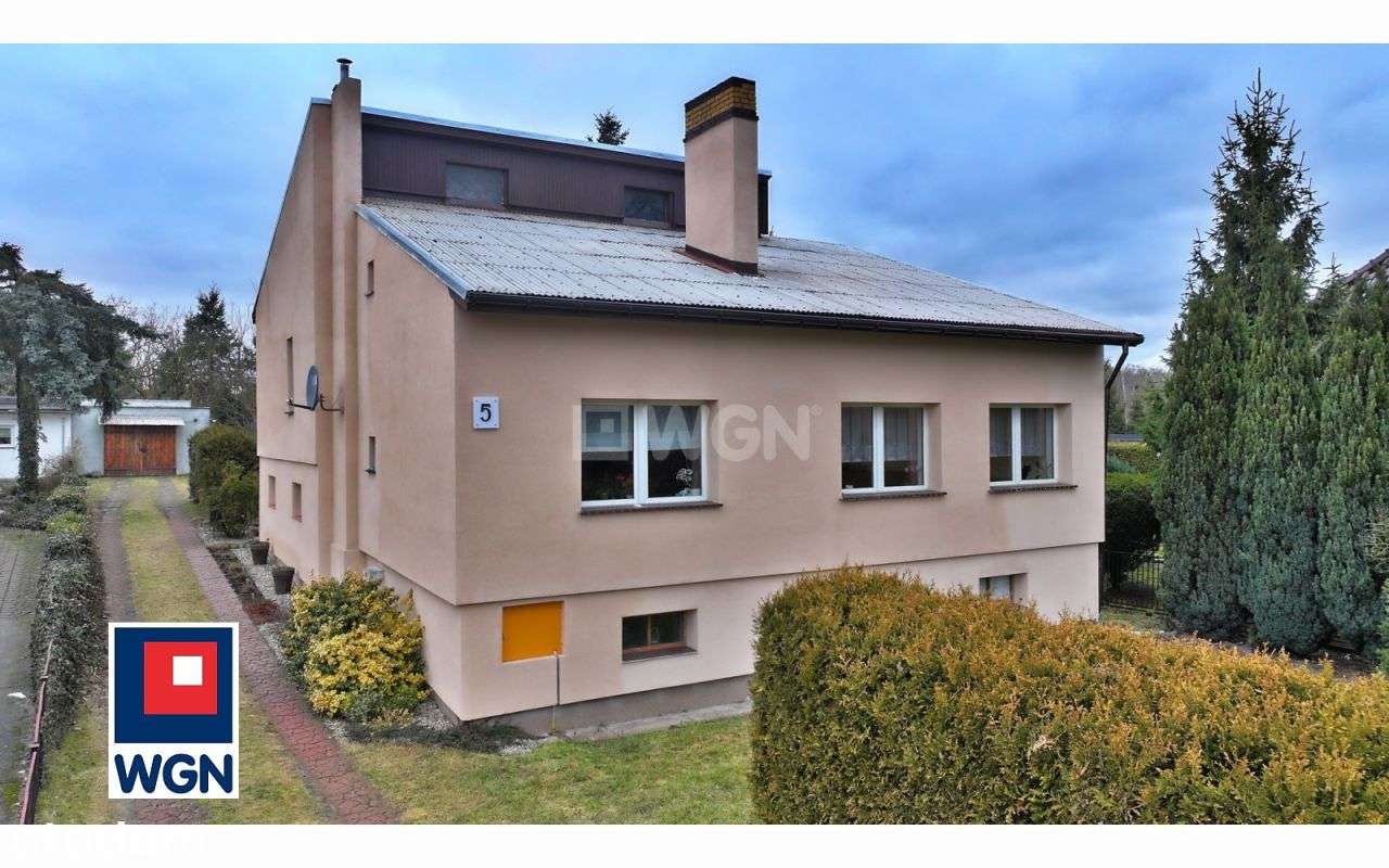 Atrakcyjny dom w cichej okolicy-0