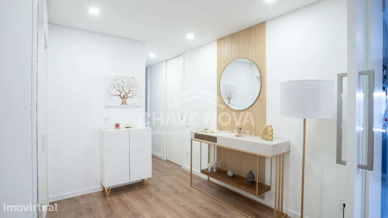 Apartamento T3 Renovado em São João da Madeira-28