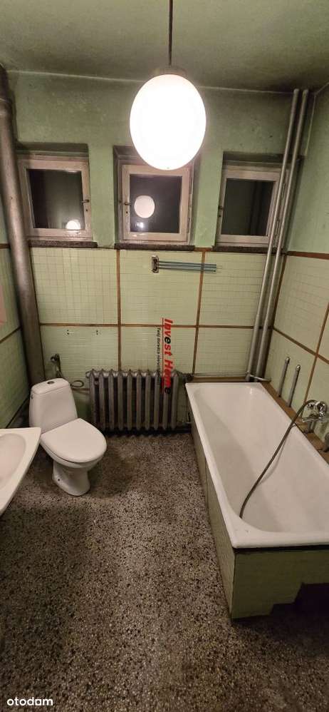 Solidny dom w dobrej lokalizacji.-12