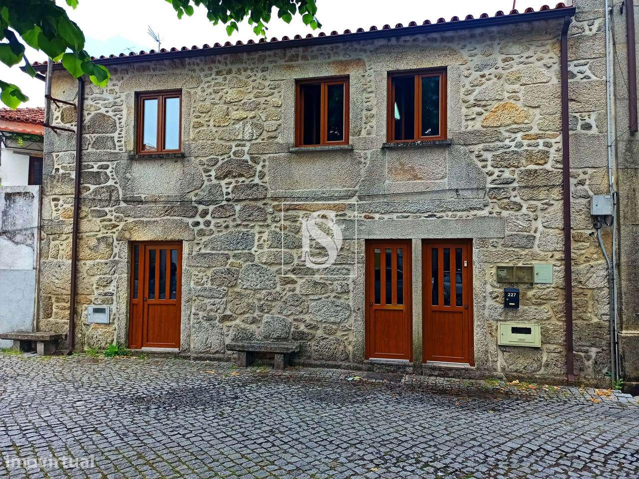 Moradia em Pedra - Grande imagem: 1/8