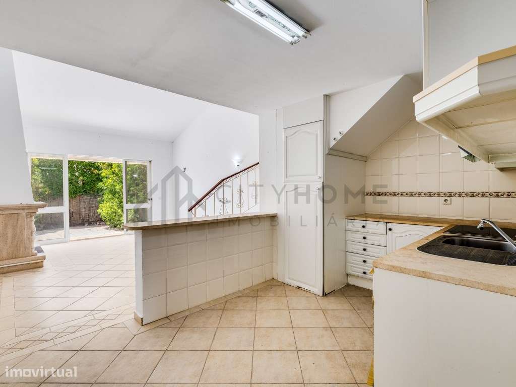 Moradia Duplex tipo T2 com Jardim e Piscina em Condomínio Privado-9