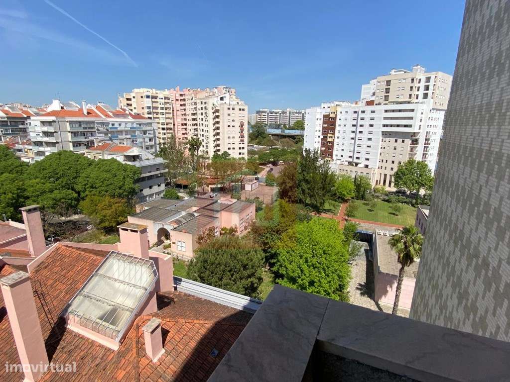 Apartamento T3 na Estrada da Luz, Benfica-28