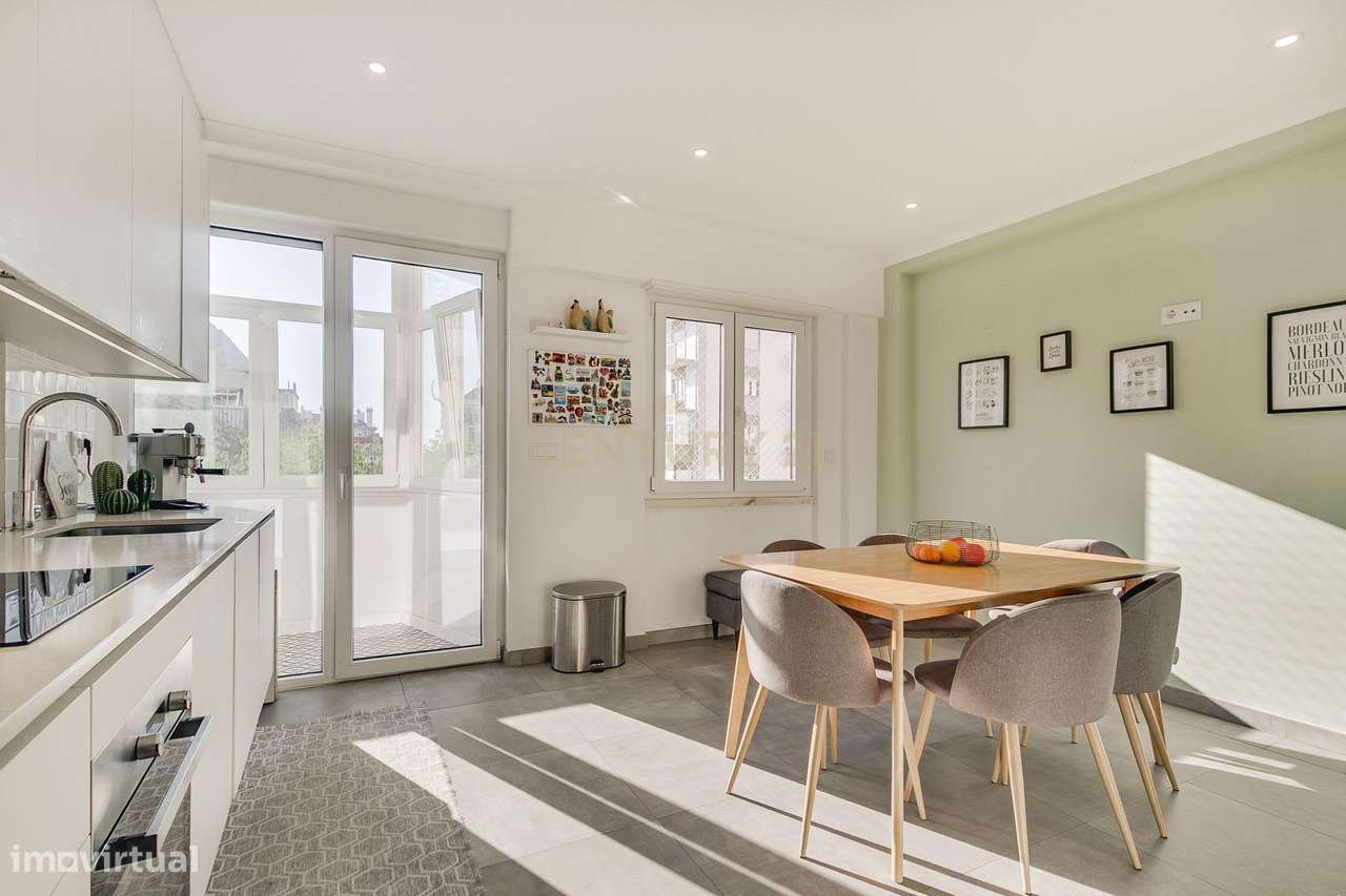 T2 com Garagem - Rua dos Soeiros - Grande imagem: 4/33