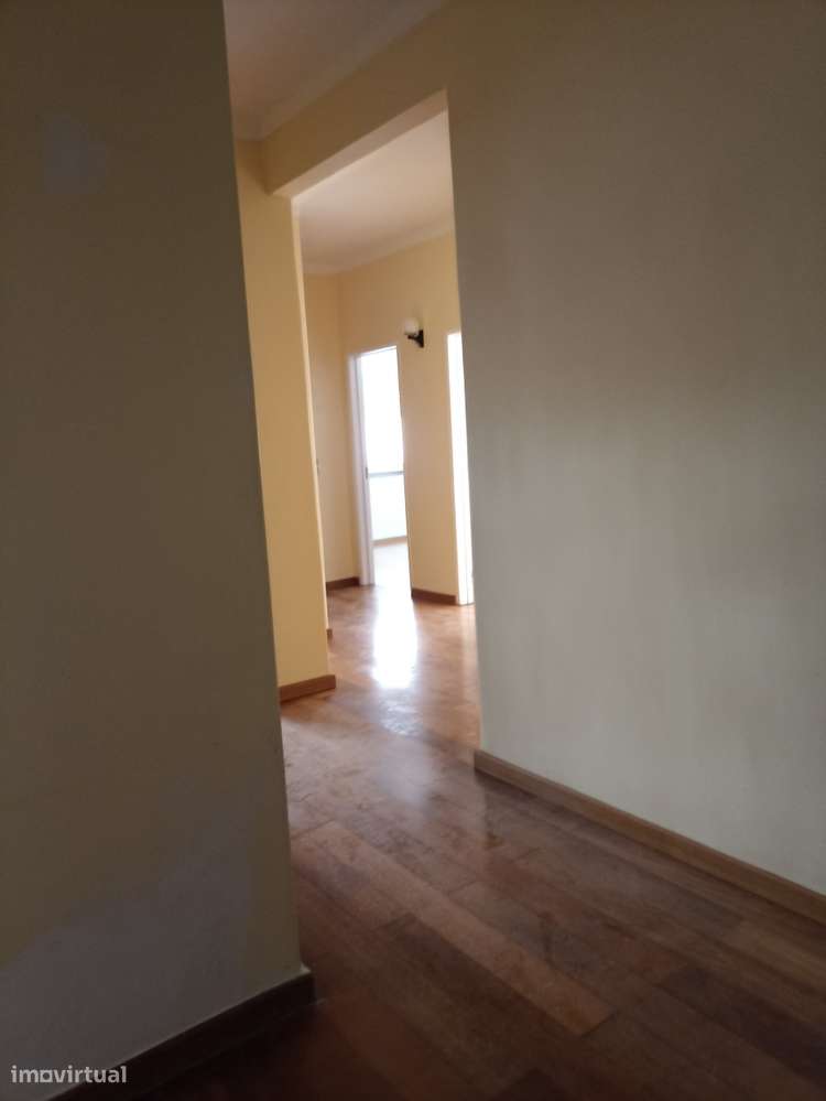 T2 para atualizar e modernizar no Carregado - Grande imagem: 2/10