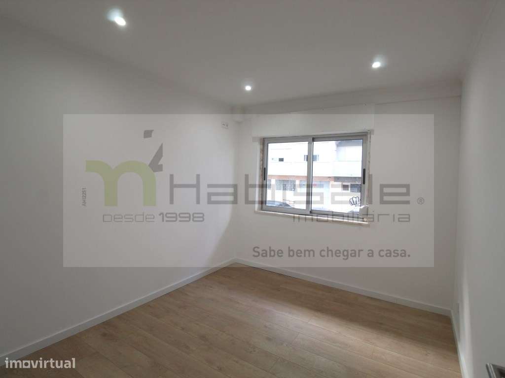 Apartamento T3 em Queluz com logradouro - Grande imagem: 4/17