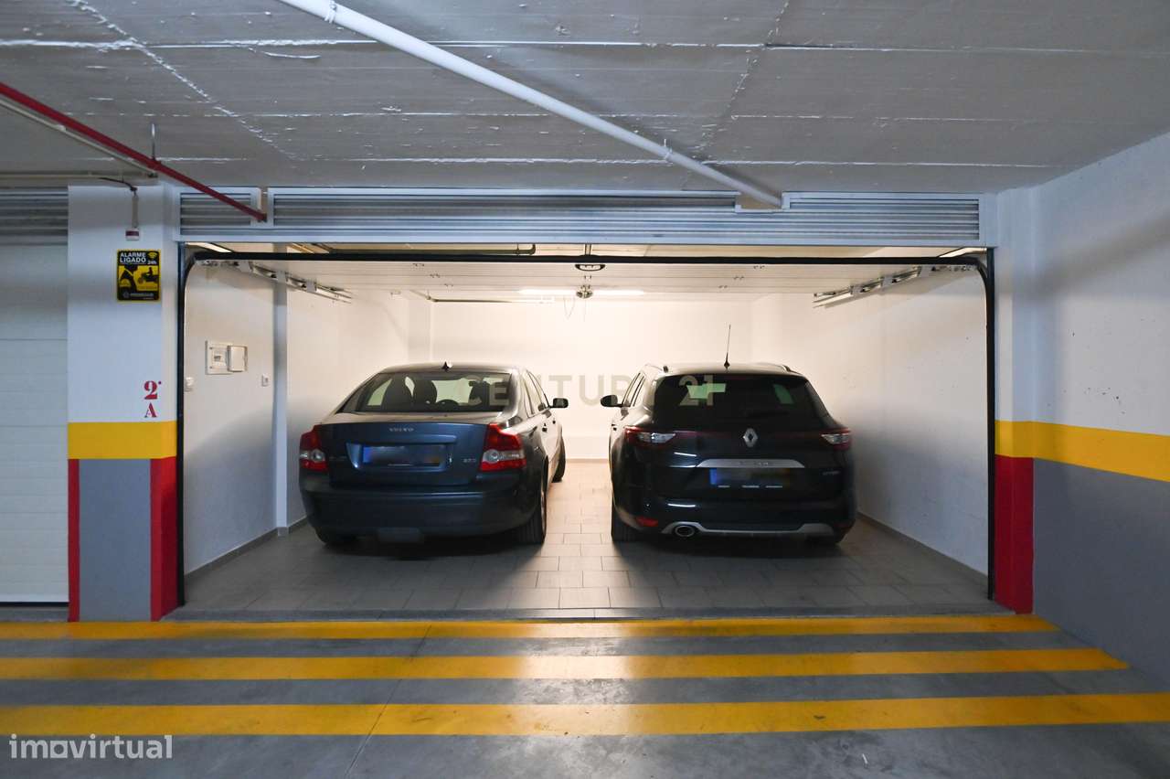 Apartamento T3 de Luxo com Box para 2 Carros — Quinta das Marianas, Pa-39