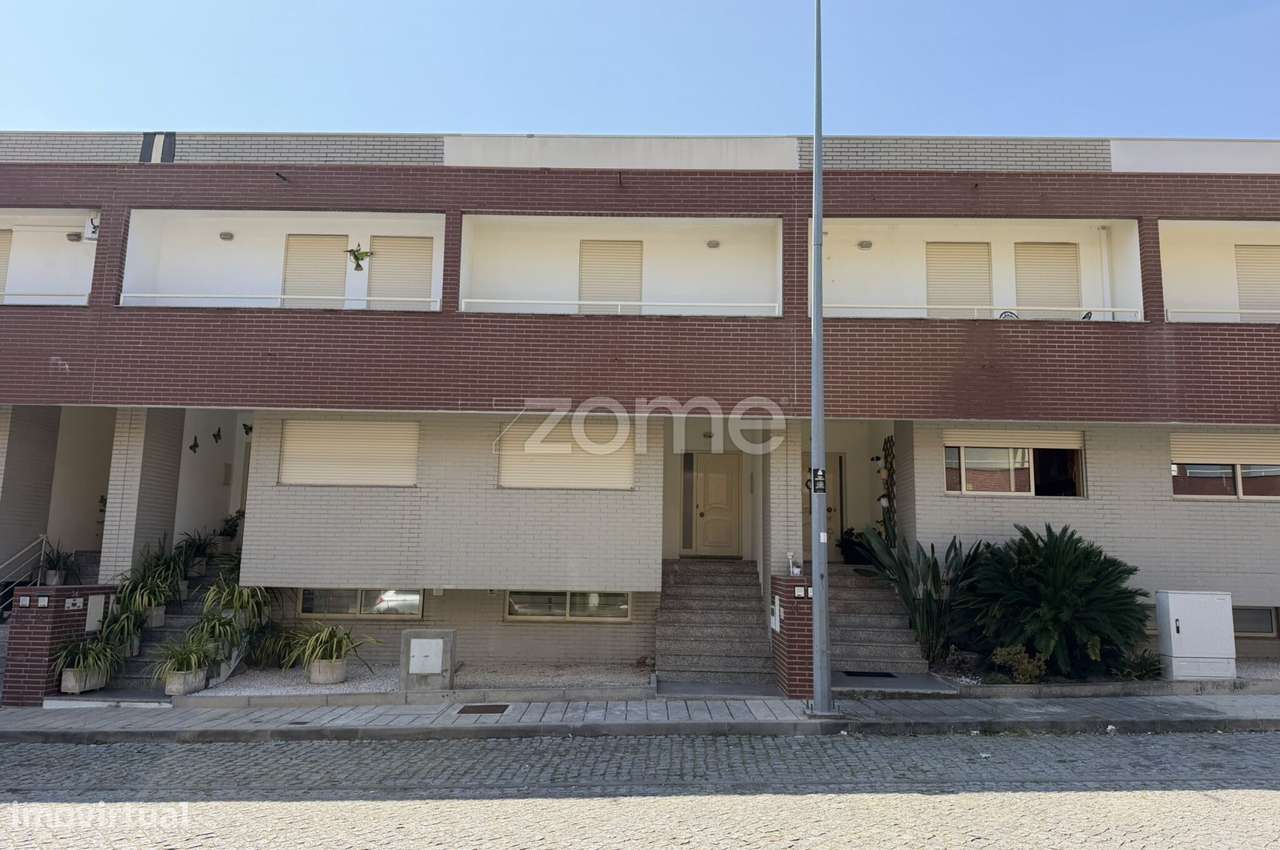 Moradia em Banda T3 em Vizela-25