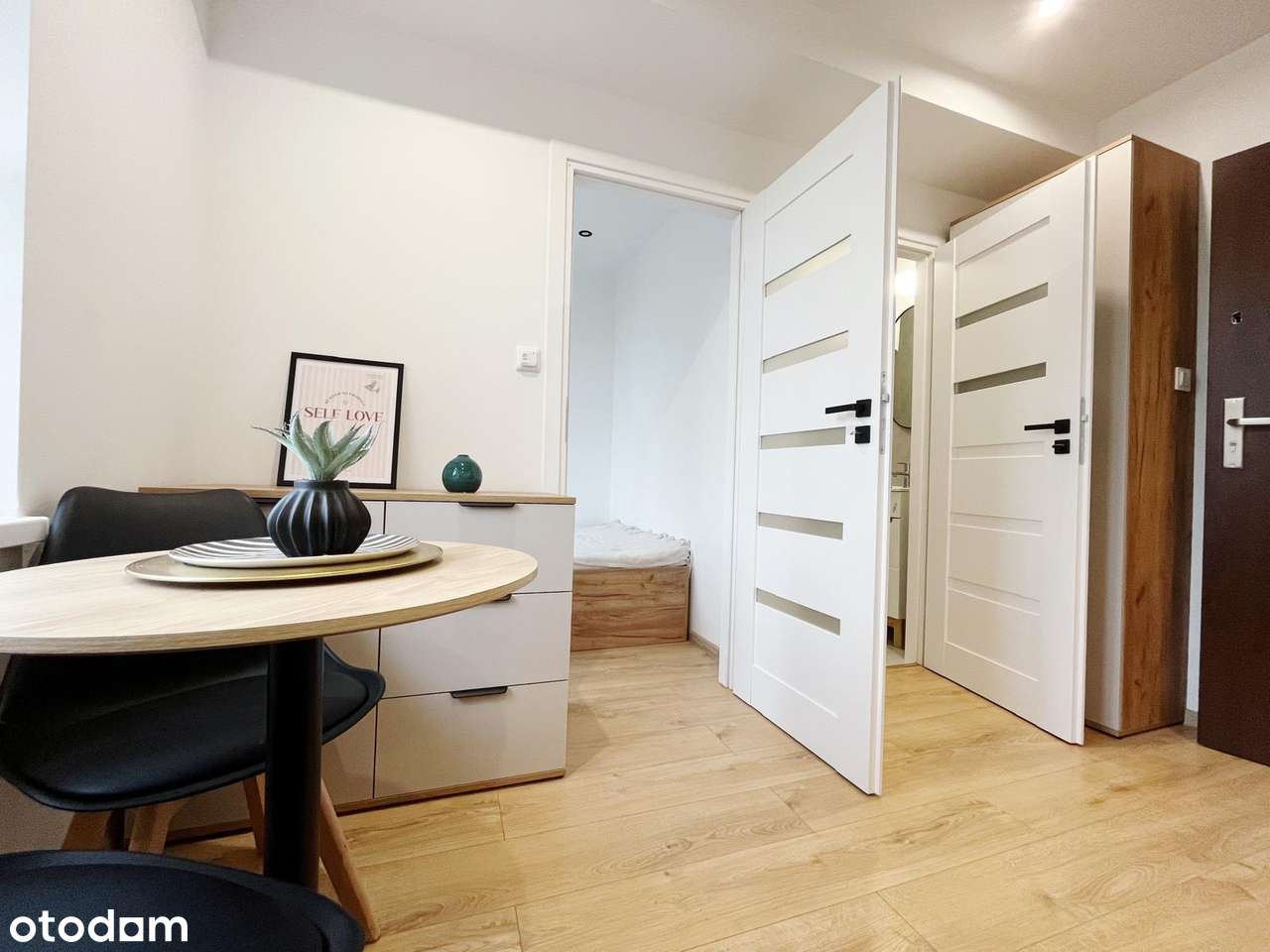 48 m² → podzielone na 3 niezależne pokoje premium z łazienkami-5