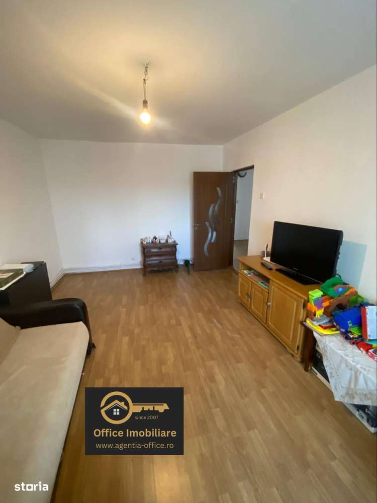 Republicii zona Sf Ioan apartament 4 camere 2 balcoane pret 95000 euro-8