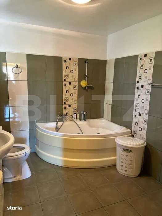 Casa P+1 de vanzare, cu 4 camere, 180 mp, zona Micro 2 - Imagine principală: 4/8