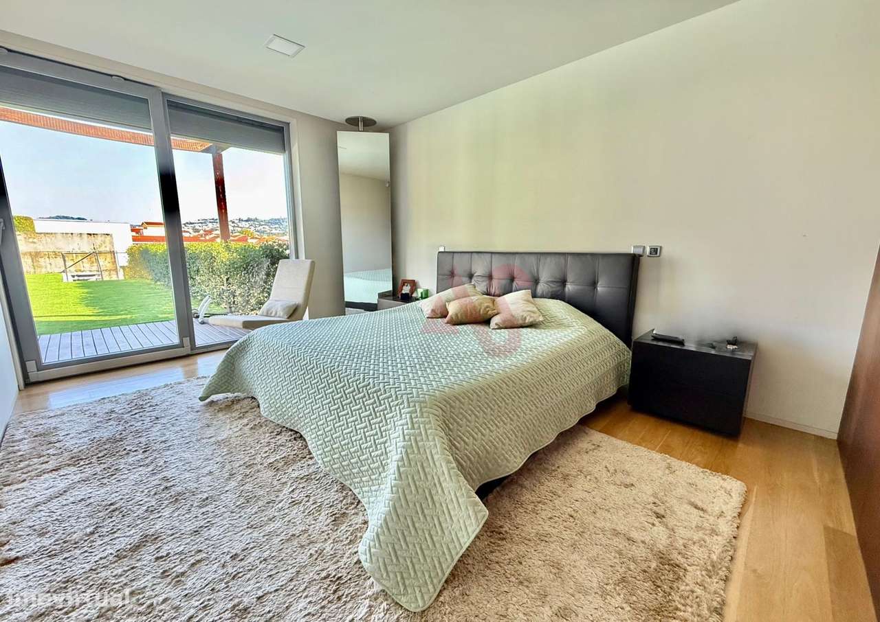 Espetacular Moradia Térrea T4 Em Azurém, Guimarães-12