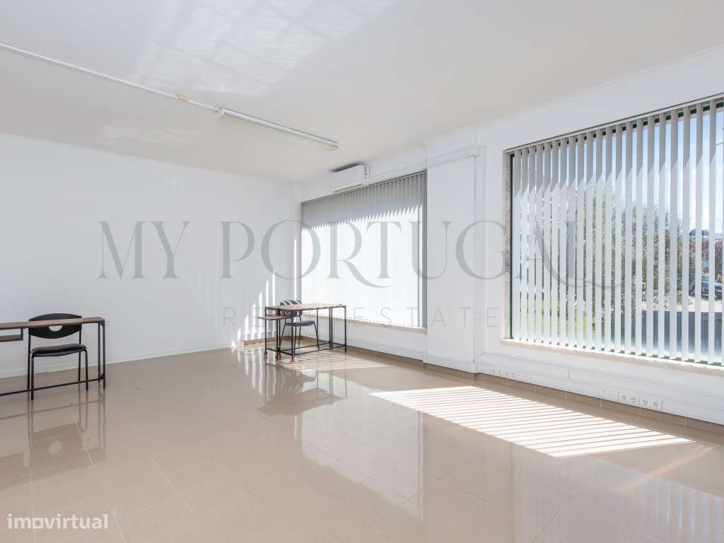 Escritório de 148 m2 com Ar Condicionado e Divisórias - Vale Mourão - Grande imagem: 4/25