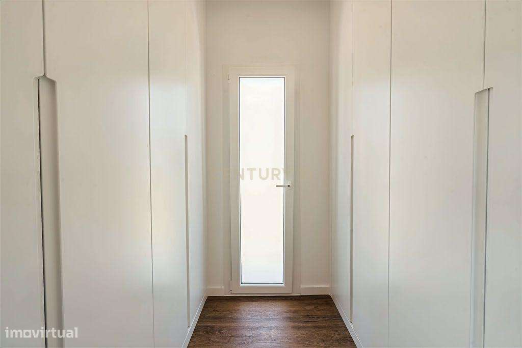 Moradia T4+1 de Luxo - Sobreda - Charneca de Caparica-18