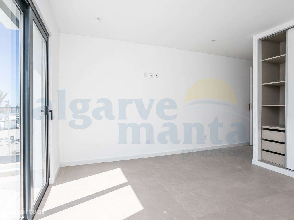 Exclusiva Moradia T4 de Luxo à Beira-Mar com Piscina Privada, Estac...-17