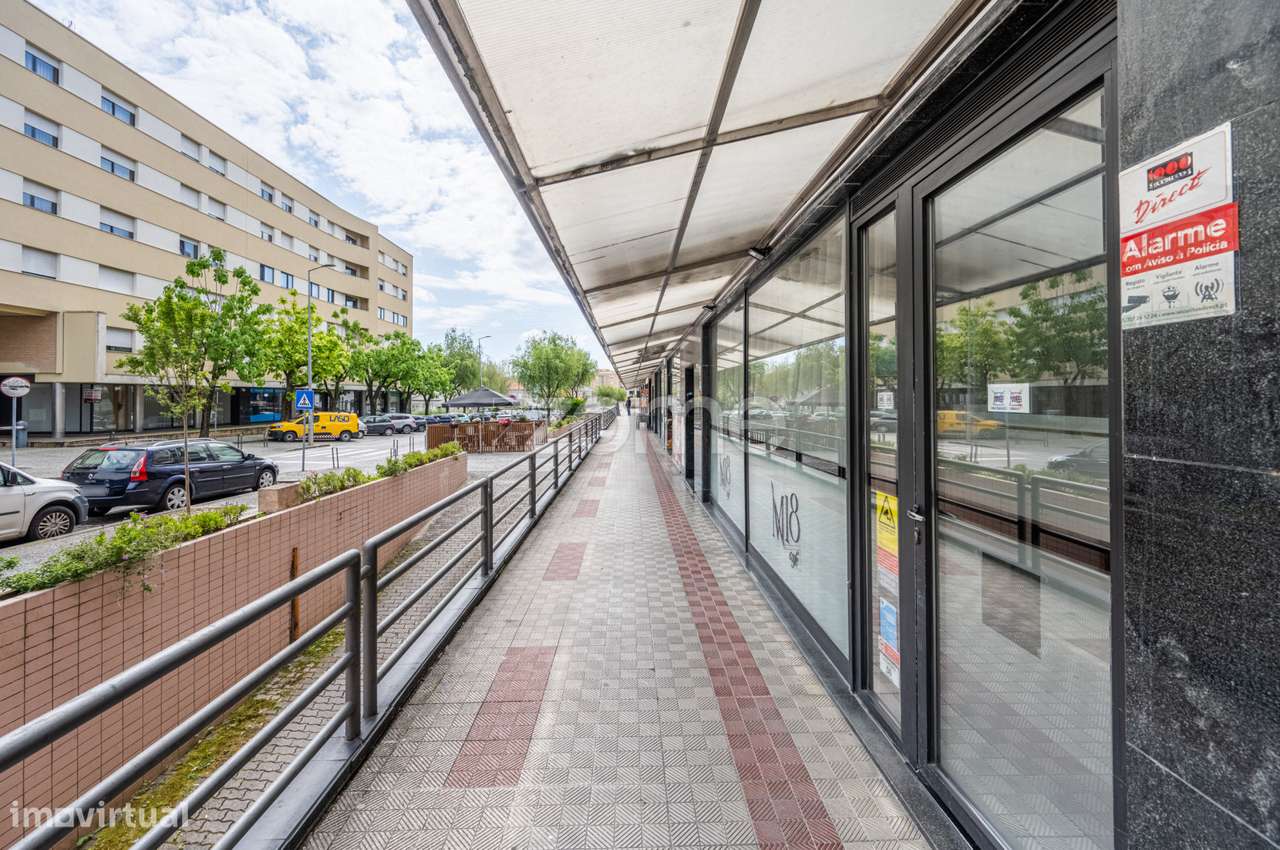 Loja para Investimento no Centro da Trofa - Grande imagem: 1/16