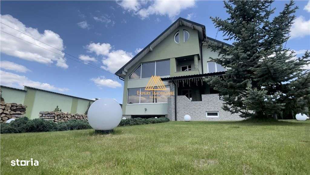 Casa Suceava   garaj subteran pentru 2 masini pretabil sediu firma - Imagine principală: 2/20