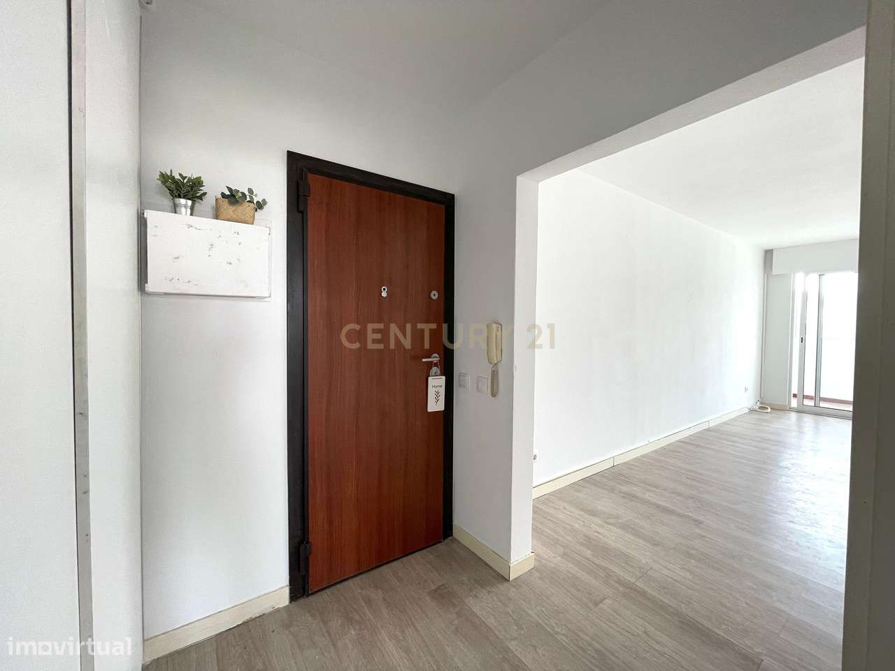 Apartamento T3 Remodelado com Excelentes Áreas, Varanda e Arrecadação - Grande imagem: 5/40