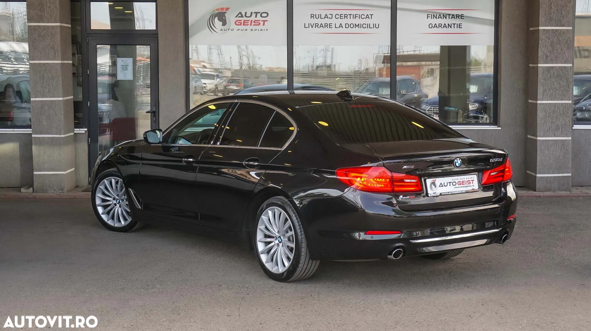 BMW Seria 5 530d xDrive AT - 7