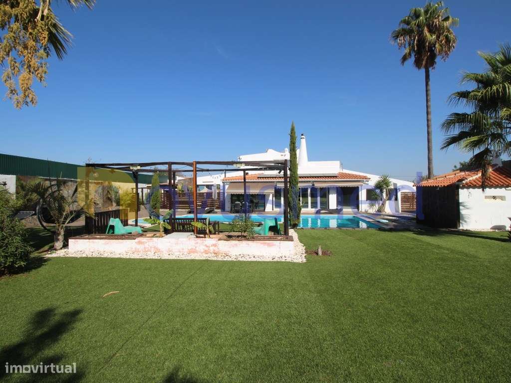 Moradia T4 com piscina, térrea perto da praia e do Golf dos Salgados-46