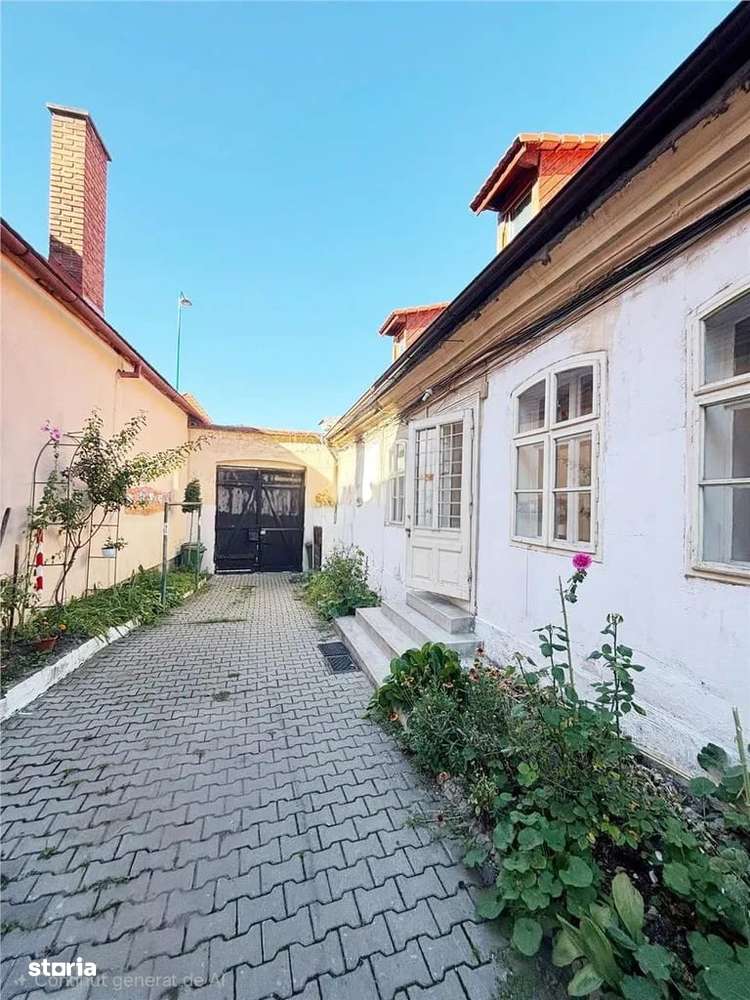 Corp de casa zona centrala,strada LUNGĂ!-1