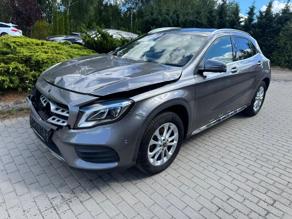Mercedes-Benz GLA 250 4-Matic AMG Line 2019