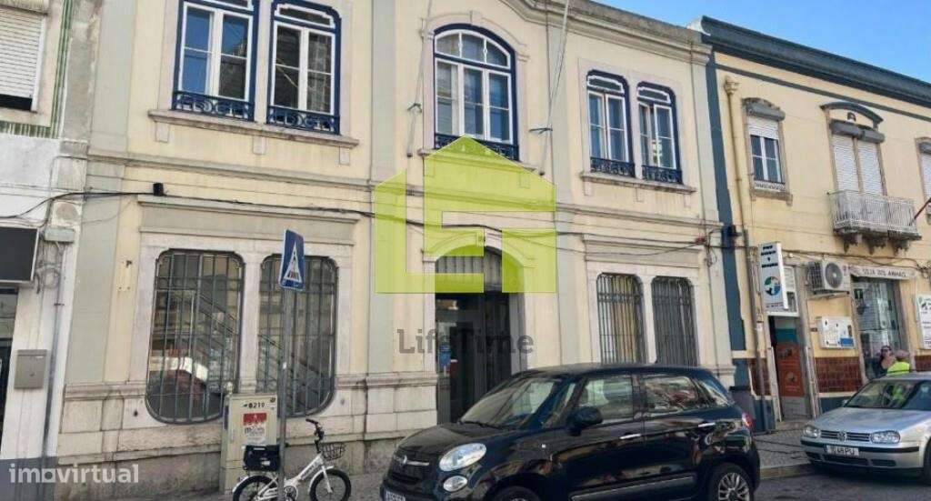 Prédio em Vila Franca de Xira - Grande imagem: 1/17