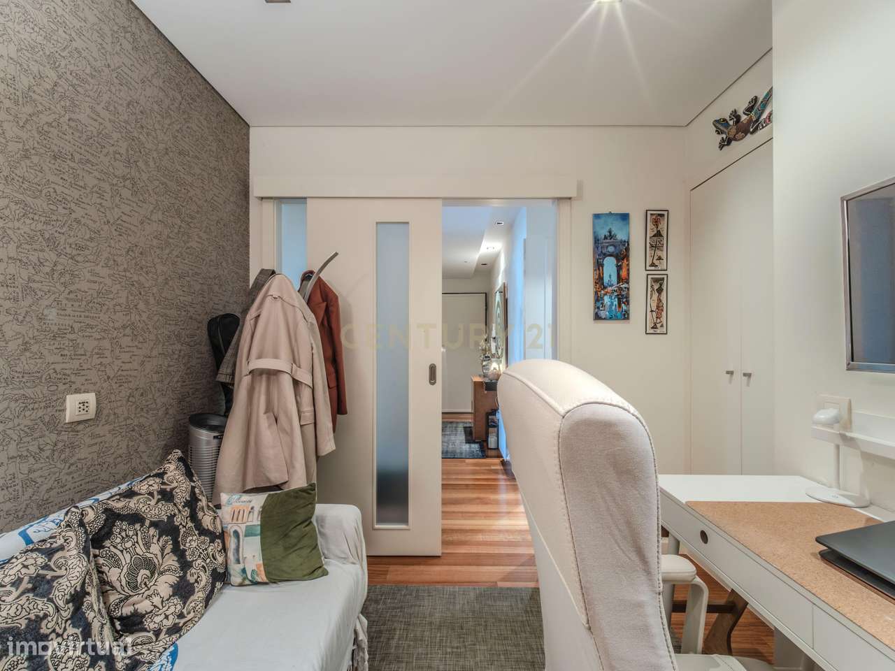 Luminoso T3+1 com Escritório e Varandas – Canidelo, Gaia-13