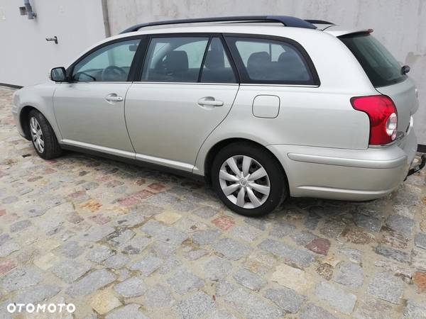 Toyota Avensis 1.8 VVT-i Sol - 5