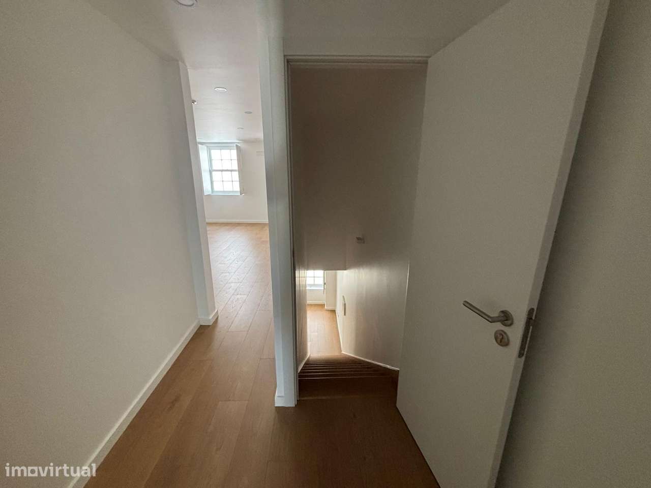 venda de magnifico prédio na Rua da Matemática (4 T0´s e 5 T1's)-46