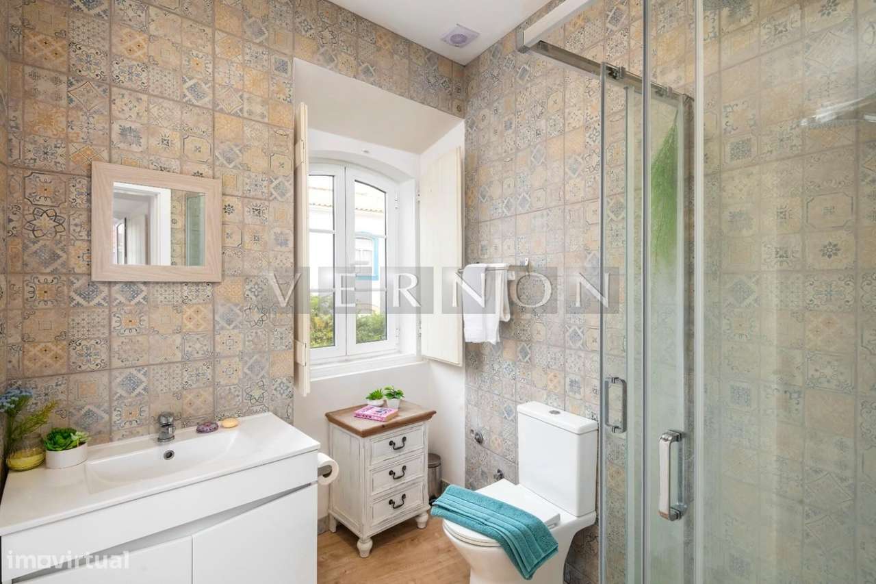 Moradia Histórica Renovada no Centro de Lagoa | T3 com 194 m² | 2 Habi-18