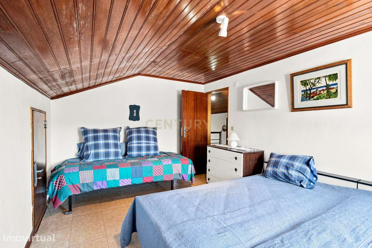 MORADIA TÉRREA T2+2 COM GARAGEM E PISCINA AQUECIDA, NA SILVEIRA, A 5 M-30