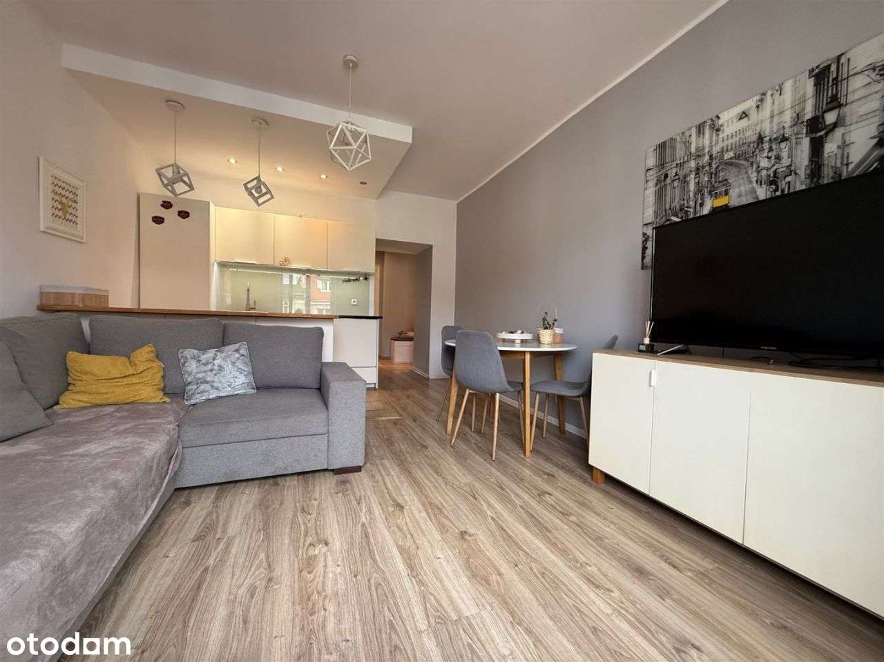 Centrum miasta 3 pokoje, szybkie wydanie.-0