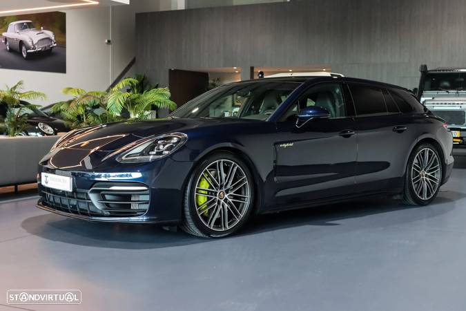 Porsche Panamera Sport Turismo 4 E-Hybrid - 1