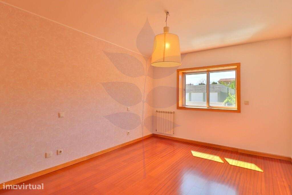Venda apartamento T3 na freguesia de Este (São Pedro)-23