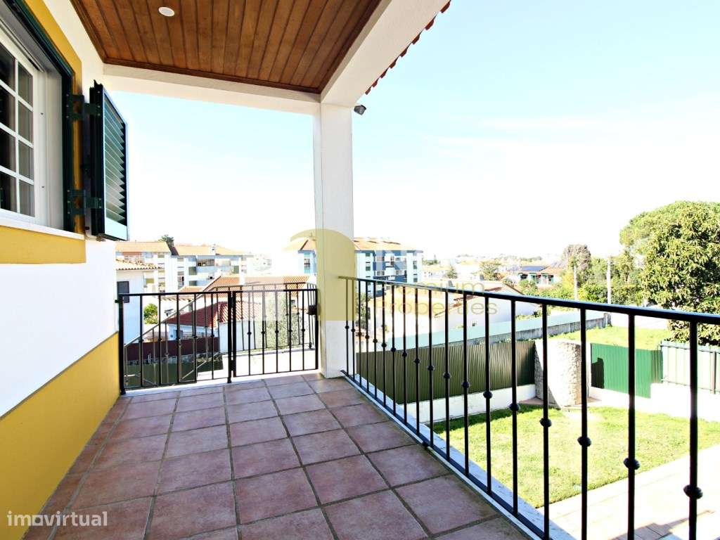 Moradia isolada com 600m2 de terreno com fantástica piscina-19