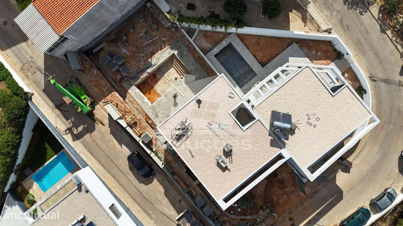 Moradia M4 Moderna com garagem e piscina - Grande imagem: 5/33