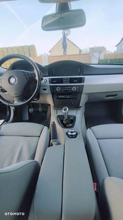 BMW Seria 3 325d - 8