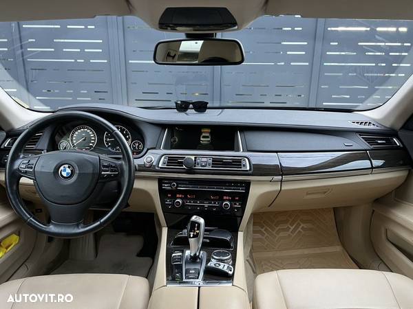 BMW Seria 7 740Li - 9