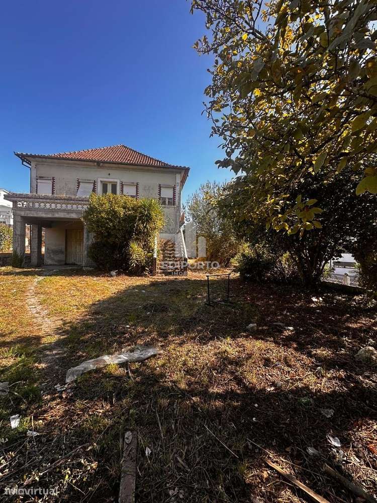Moradia e Terreno com 3.000 m² em Lordelo- Paredes-16