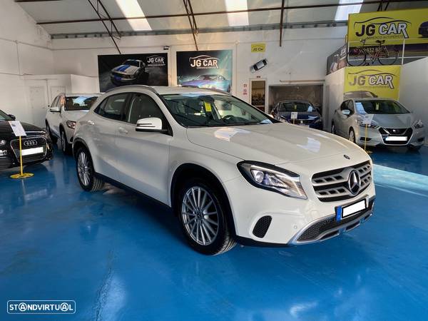 Mercedes-Benz GLA 180 Aut. - 2