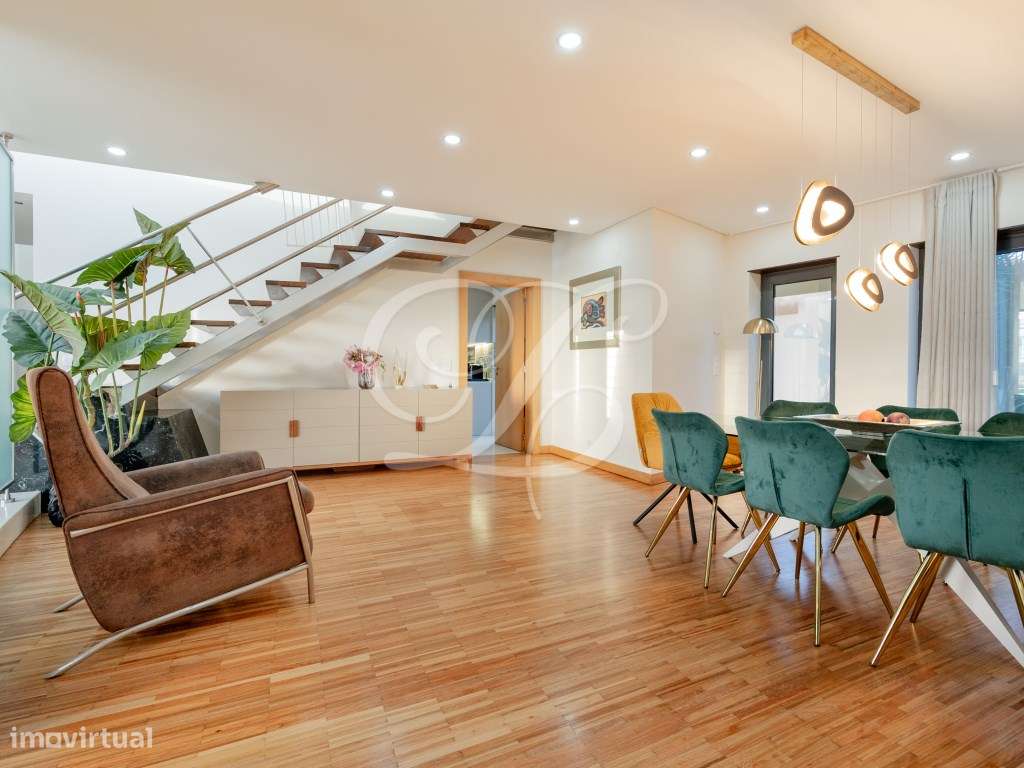 Moradia T4+1 com piscina, jardim relvado e área de barbecue | Cascais-21