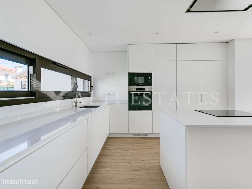 Moradia moderna T3+1 recém-construída em Murches-11