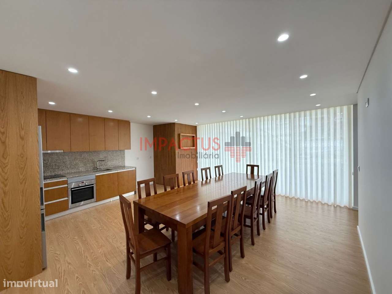 Imponente Moradia isolada com terreno de 1195m2-19