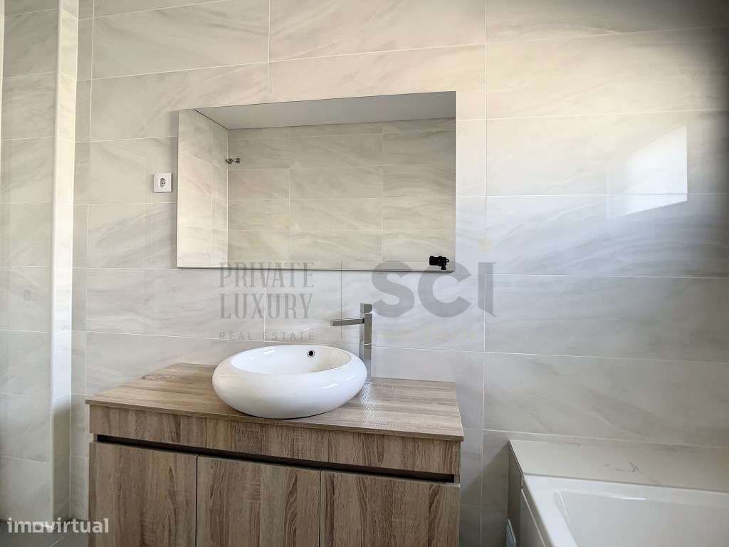 Moradia T3 Independente Térrea em Azeitão Garagem Piscina-22