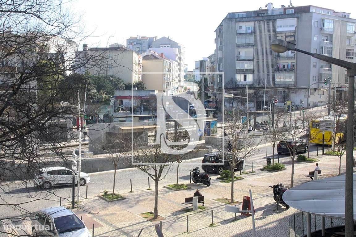 Andar de prédio em Almada - Grande imagem: 4/14