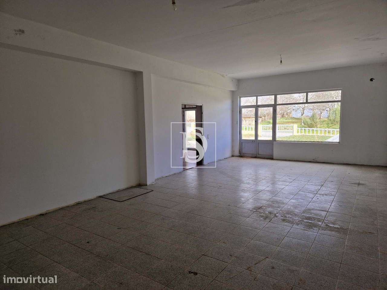 Venda de Moradia T4 independente em S. João da Corveira, Valpaços-13