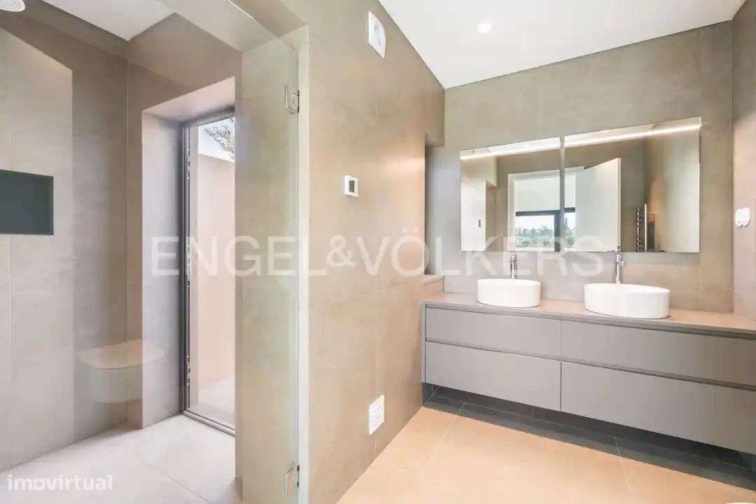 Moradia V4 Exclusiva perto do Carvoeiro-32