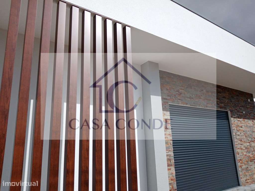 Moradia Isolada T4 Nova em Fernão Ferro - Acabamentos de Luxo-24
